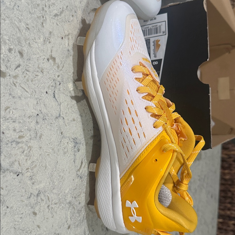 Under Armour Men's baseball metal cleats in Yellow and White - Picture 5 of 7